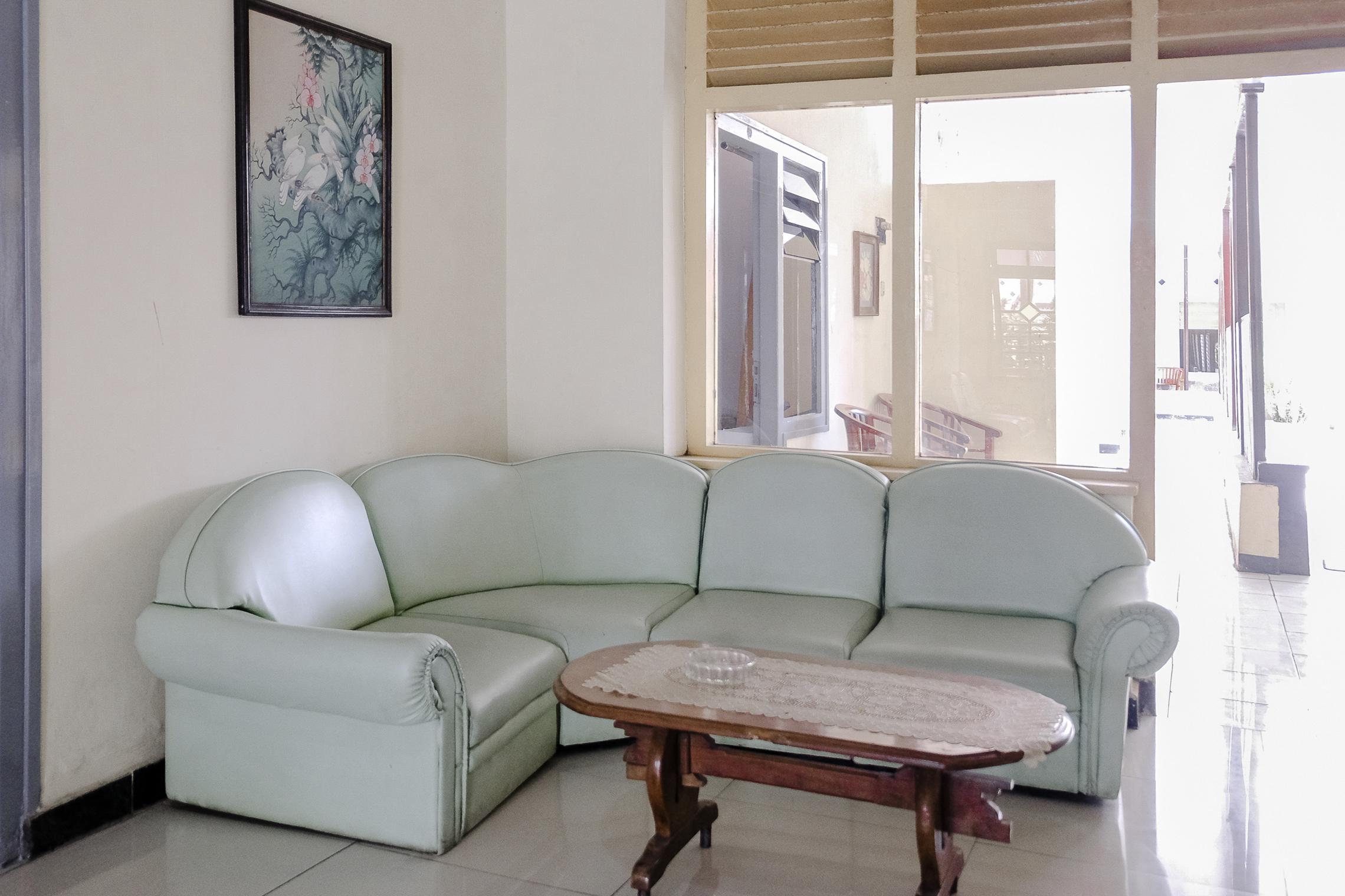 Hotel Palem 1 Syariah Redpartner Malang Eksteriør bilde