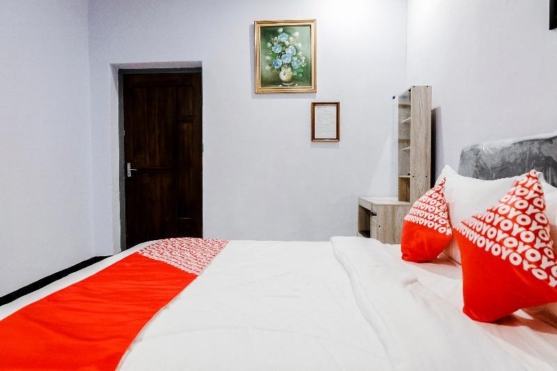 Hotel Palem 1 Syariah Redpartner Malang Eksteriør bilde